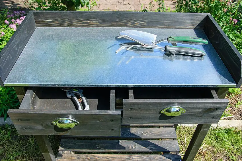 Pflanztisch mit 2 Schubladen, Schwarz