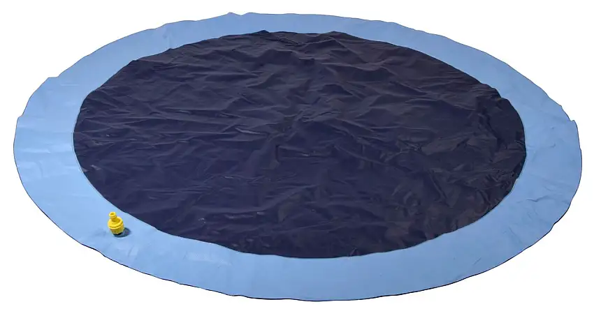 Pool mit Wasserfontänen für Hunde