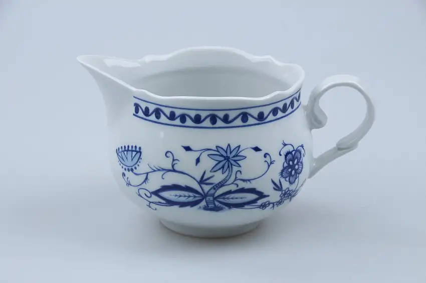 Sauciere ohne Teller - Unbekannter Hersteller Zwiebelmuster